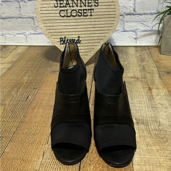 L.A.M.B Deedra Black on Black Booties - Picture 11 of 12